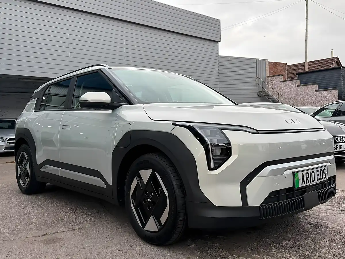 Used 2025 Kia EV3 Air Silver - Interior and Exterior details 2