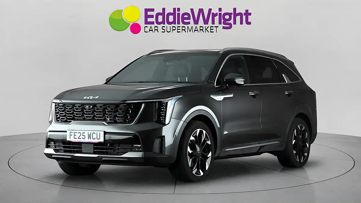 Used 2025 Kia Sorento 4 Grey - Interior and Exterior details 3