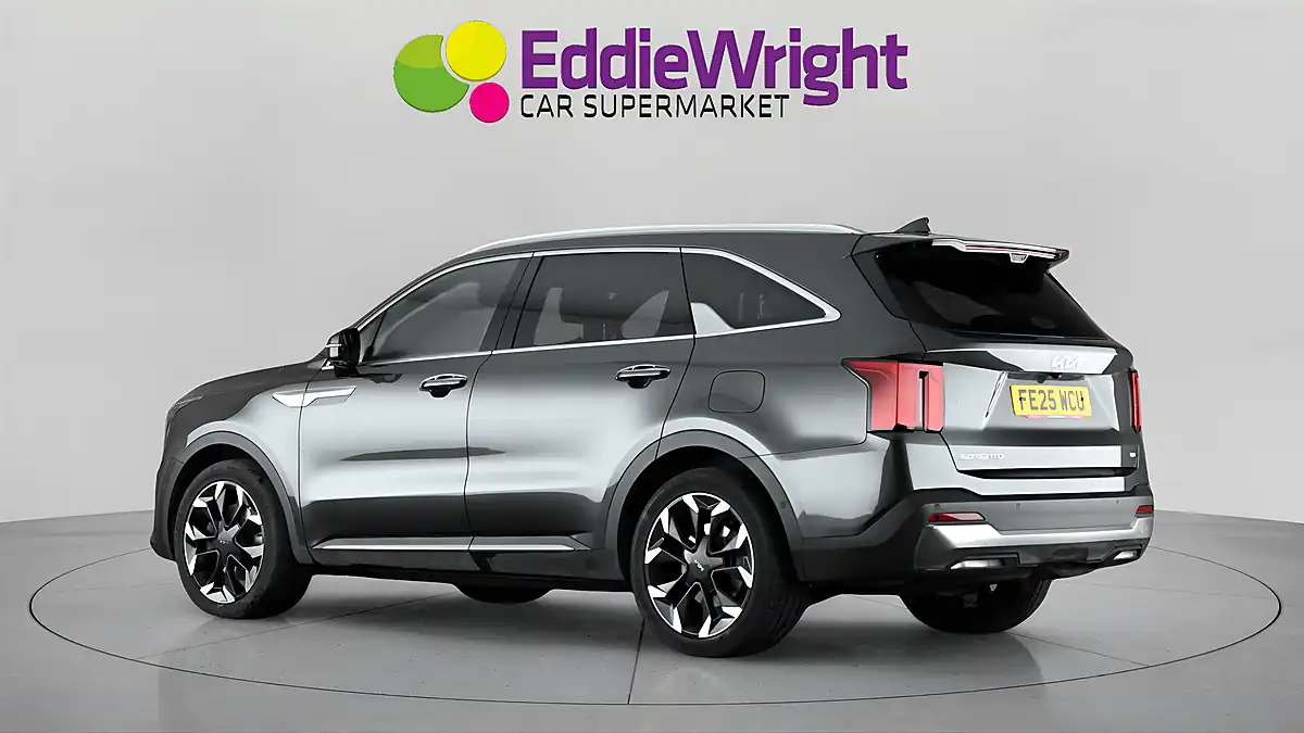 Used 2025 Kia Sorento 4 Grey - Interior and Exterior details 5