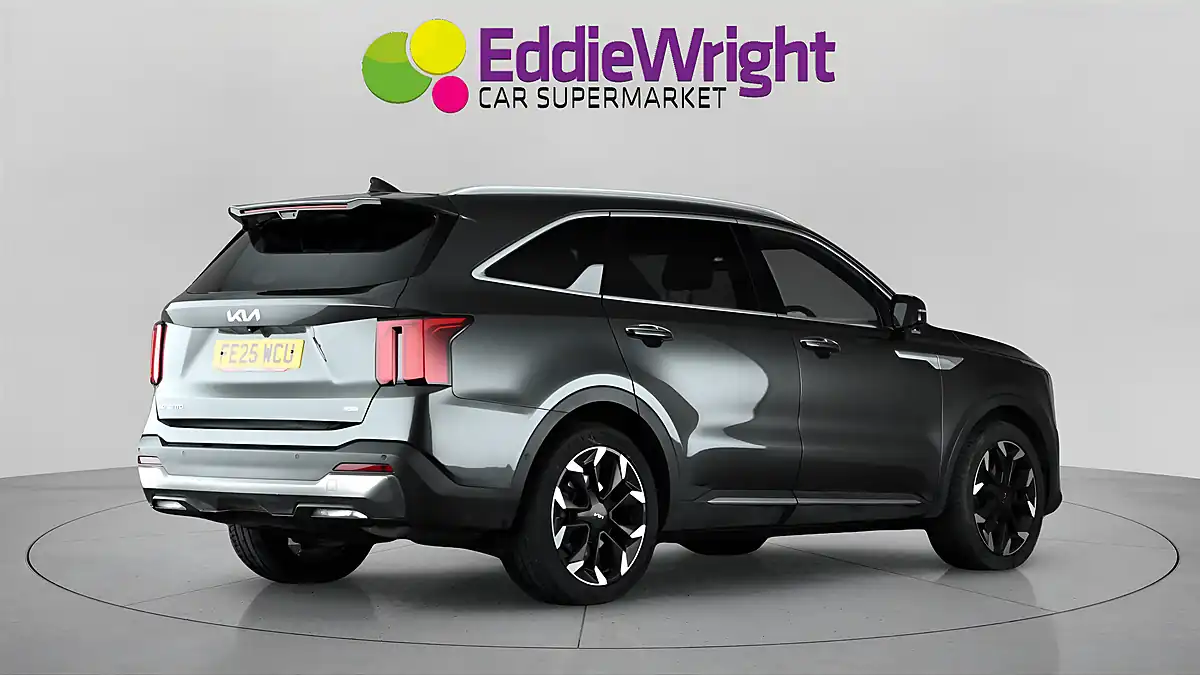 Used 2025 Kia Sorento 4 Grey - Interior and Exterior details 7