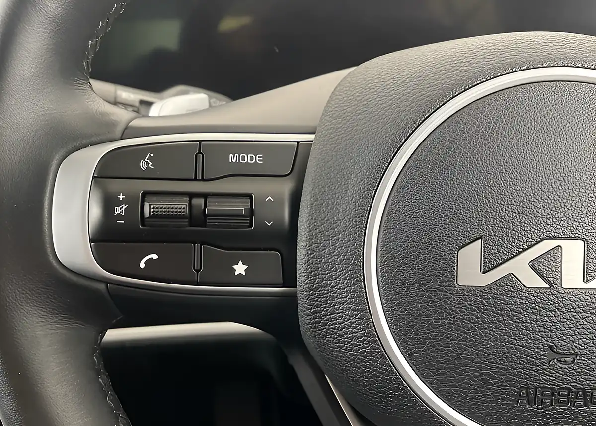 Used 2025 Kia Sportage 3 Black - Interior and Exterior details 19