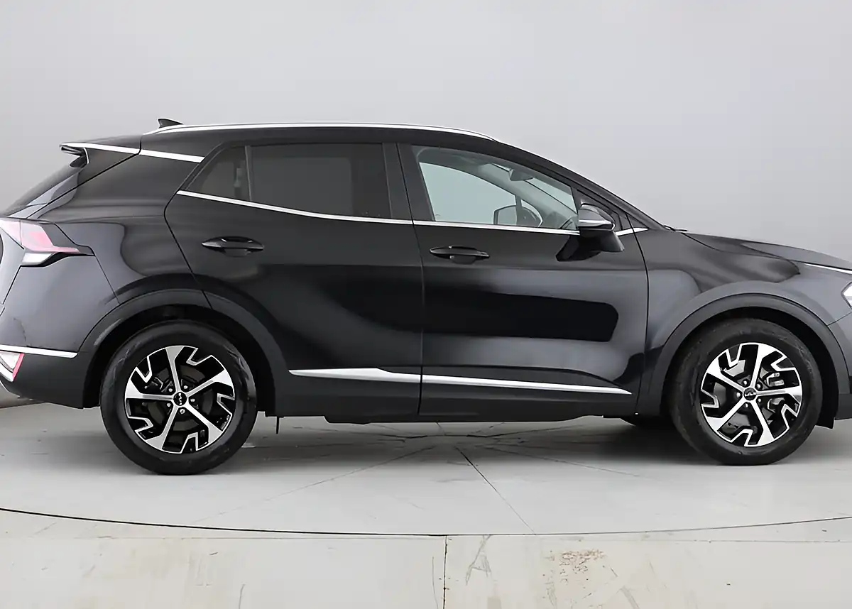 Used 2025 Kia Sportage 3 Black - Interior and Exterior details 3
