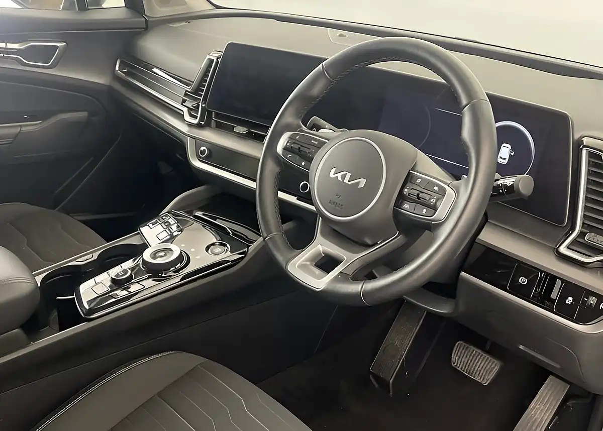 Used 2025 Kia Sportage 3 Black - Interior and Exterior details 7