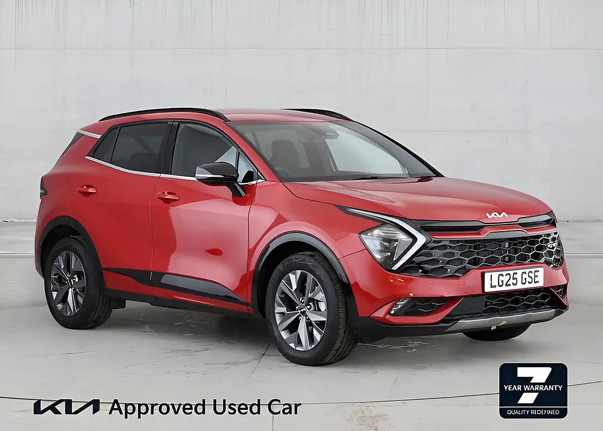 Used 2025 Kia Sportage GT-Line Red - Front View