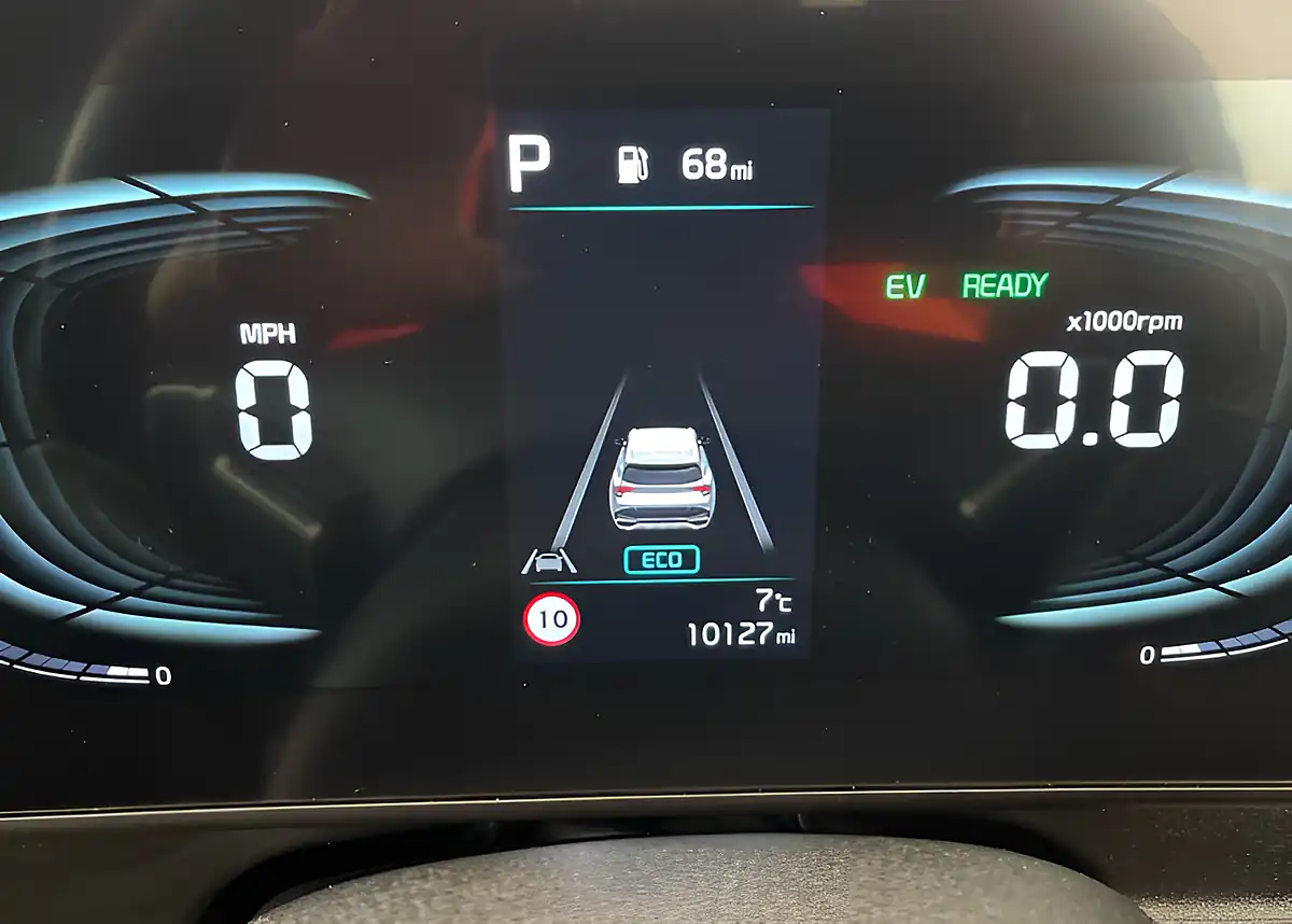 Used 2025 Kia Sportage GT-Line Red - Interior and Exterior details 11