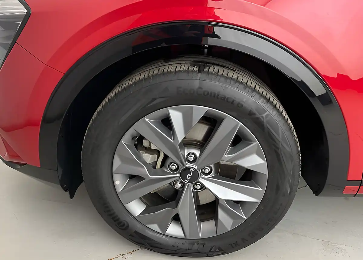 Used 2025 Kia Sportage GT-Line Red - Interior and Exterior details 14