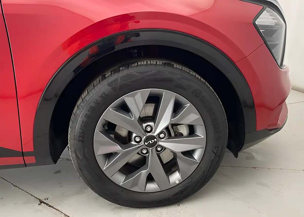 Used 2025 Kia Sportage GT-Line Red - Interior and Exterior details 17