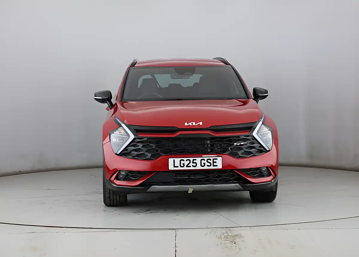 Used 2025 Kia Sportage GT-Line Red - Interior and Exterior details 5