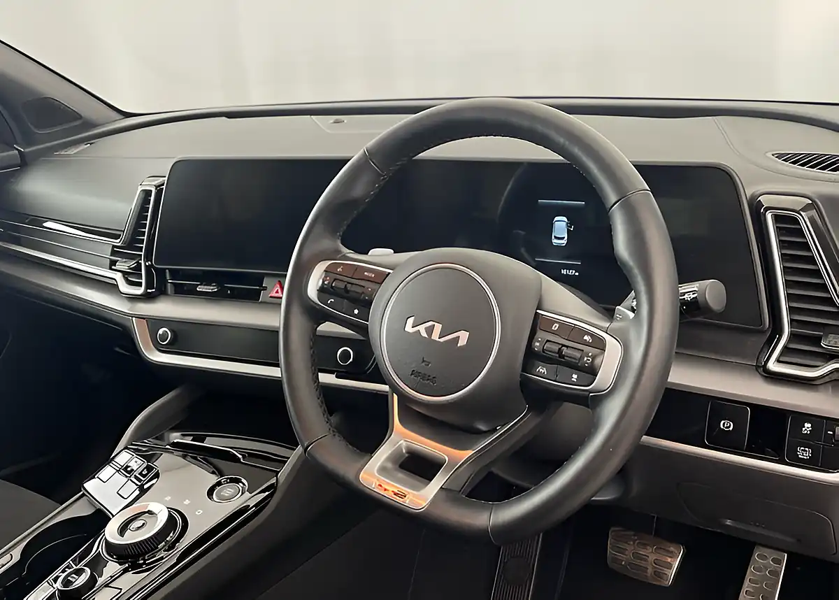 Used 2025 Kia Sportage GT-Line Red - Interior and Exterior details 7