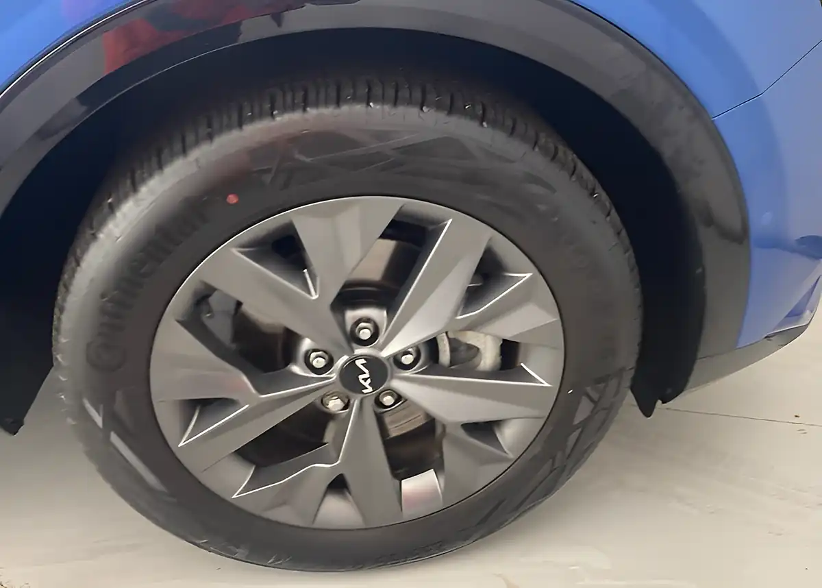 Used 2025 Kia Sportage GT-Line S Blue - Interior and Exterior details 17