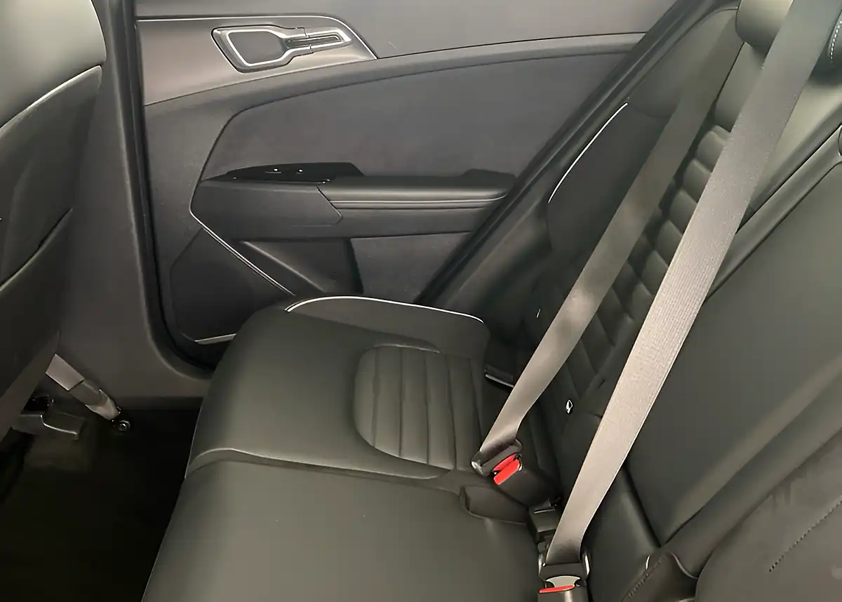 Used 2025 Kia Sportage GT-Line 's' Silver - Interior and Exterior details 12