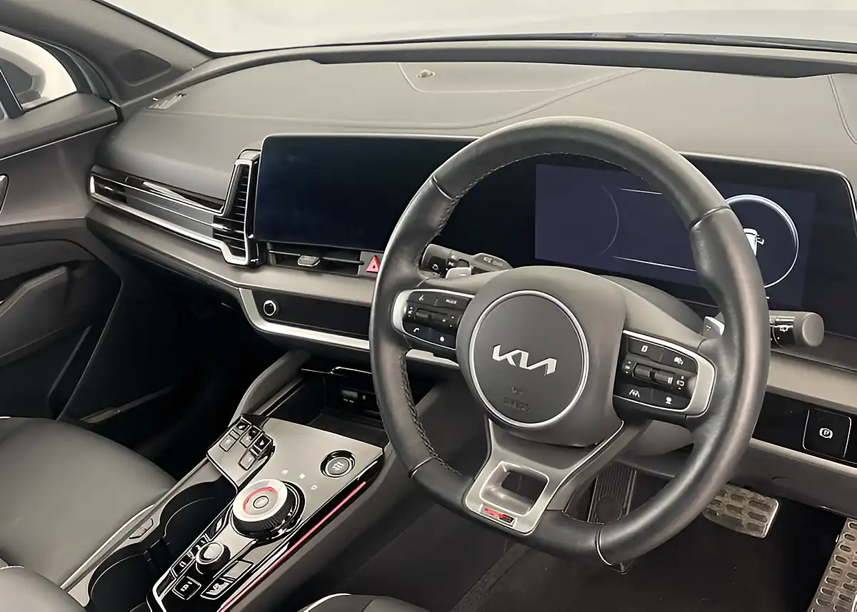 Used 2025 Kia Sportage GT-Line 's' Silver - Interior and Exterior details 7