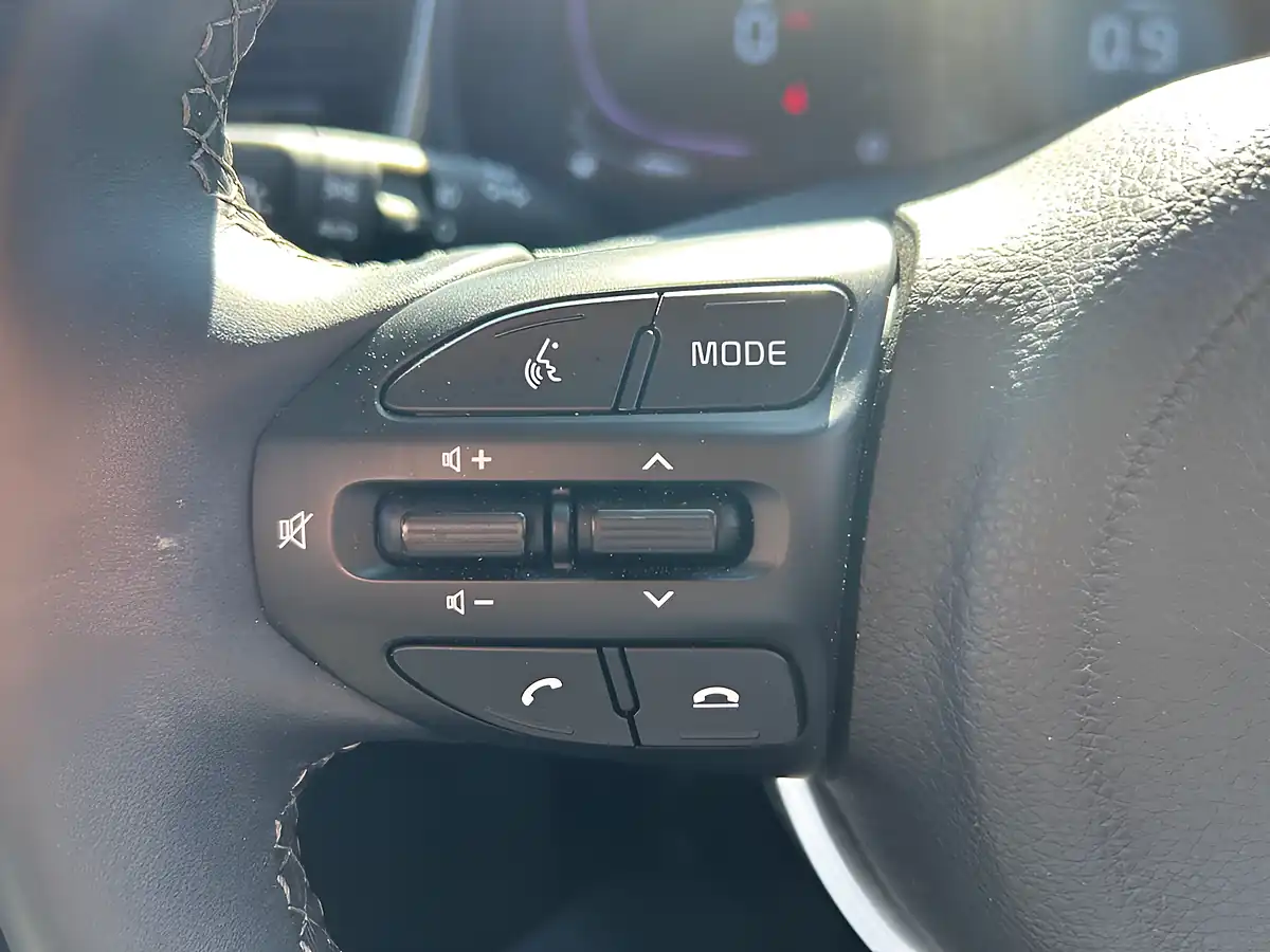 Used 2025 Kia Stonic 2 Grey - Interior and Exterior details 12