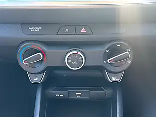Used 2025 Kia Stonic 2 Grey - Interior and Exterior details 14