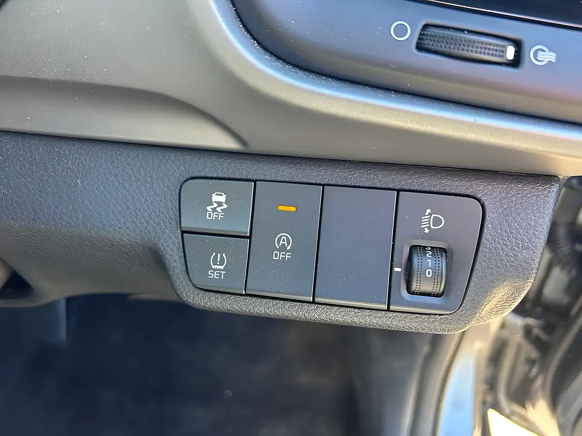 Used 2025 Kia Stonic 2 Grey - Interior and Exterior details 16
