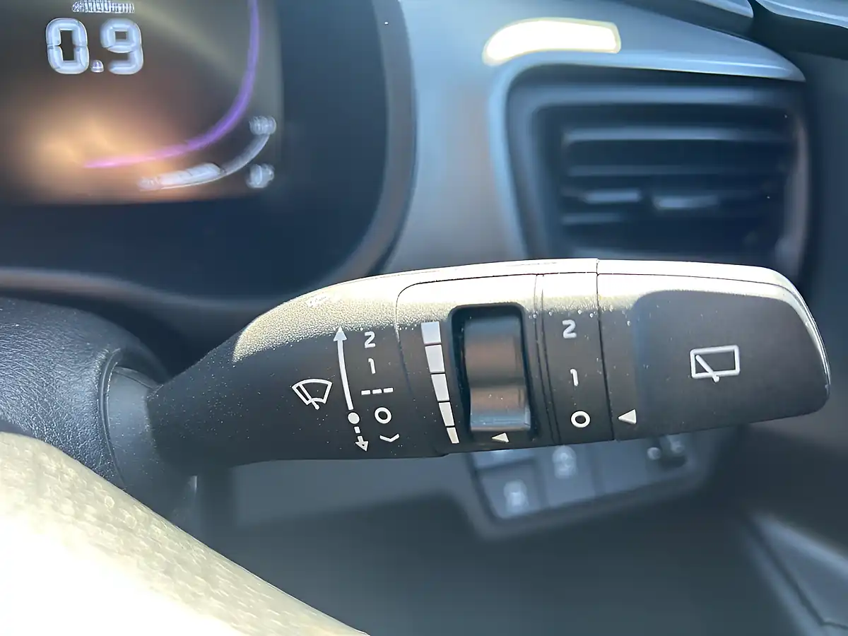 Used 2025 Kia Stonic 2 Grey - Interior and Exterior details 9