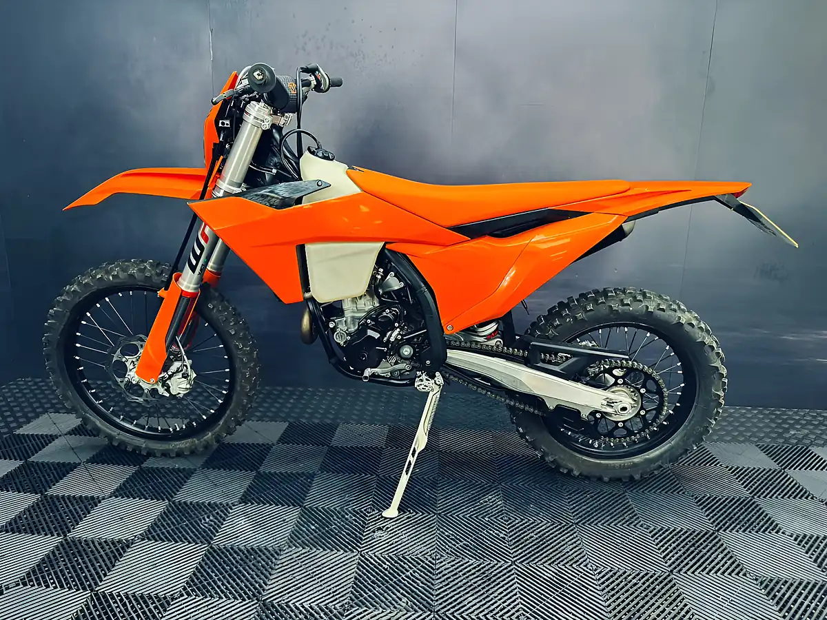 Used 2025 Ktm 250 Exc-F Orange - Interior and Exterior details 3