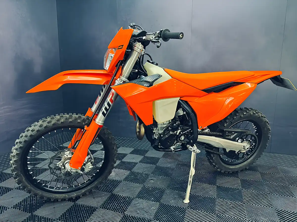 Used 2025 Ktm 250 Exc-F Orange - Interior and Exterior details 5