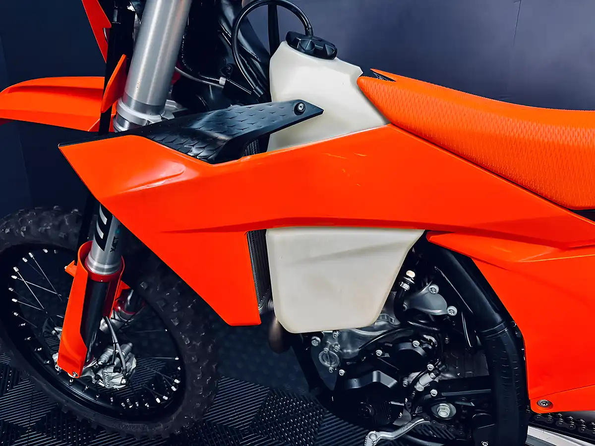 Used 2025 Ktm 250 Exc-F Orange - Interior and Exterior details 9