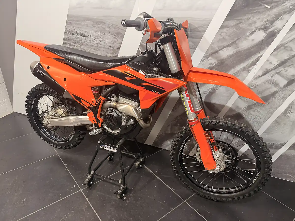 Used 2025 Ktm 250 Sx-F Orange - Interior and Exterior details 2