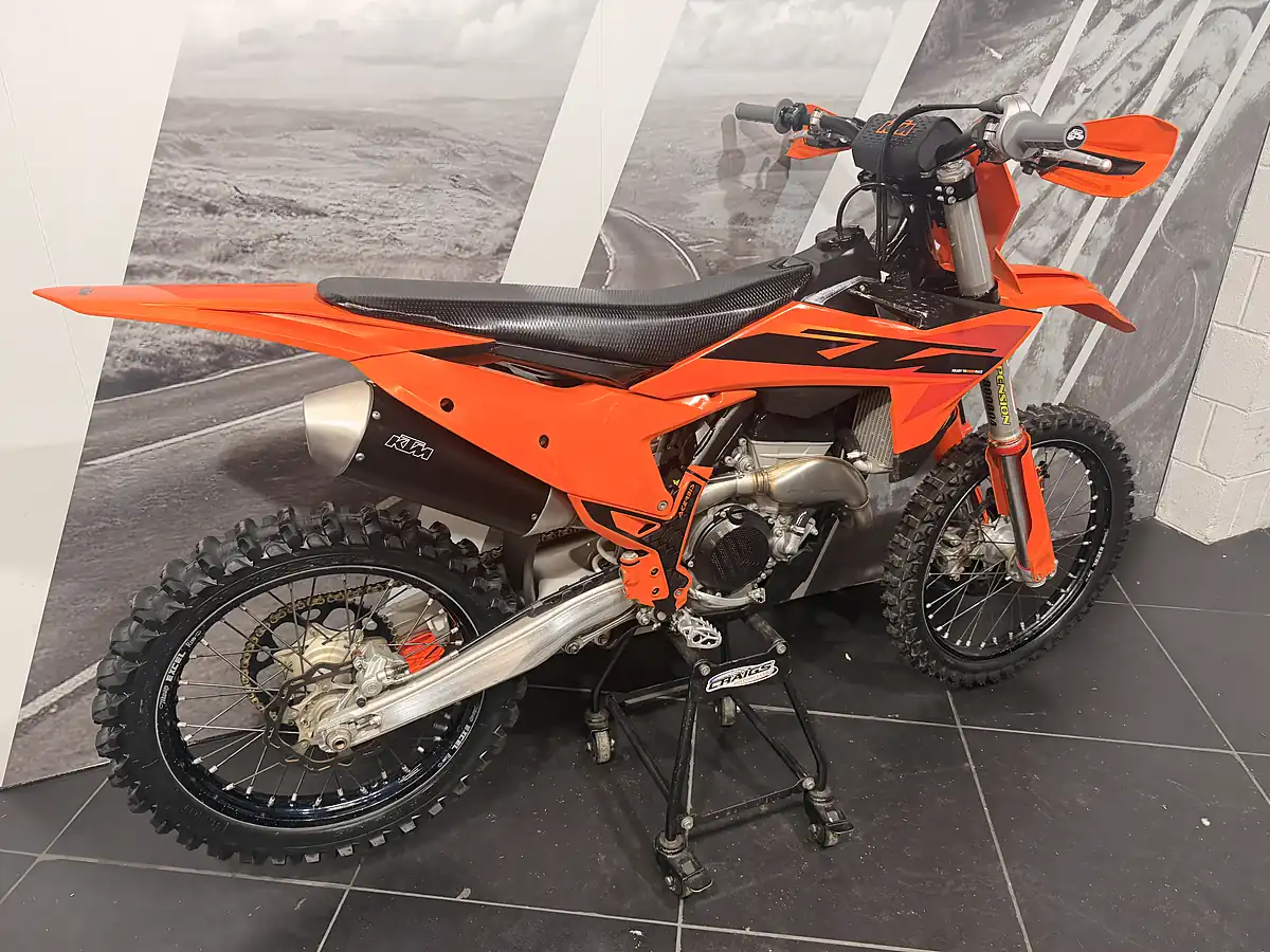 Used 2025 Ktm 250 Sx-F Orange - Interior and Exterior details 3
