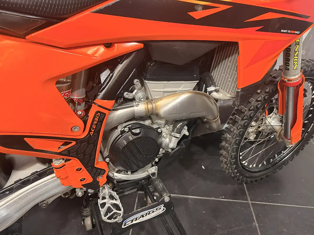 Used 2025 Ktm 250 Sx-F Orange - Interior and Exterior details 4