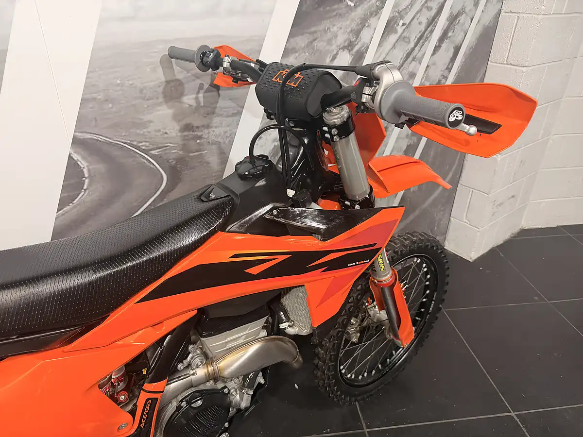 Used 2025 Ktm 250 Sx-F Orange - Interior and Exterior details 5