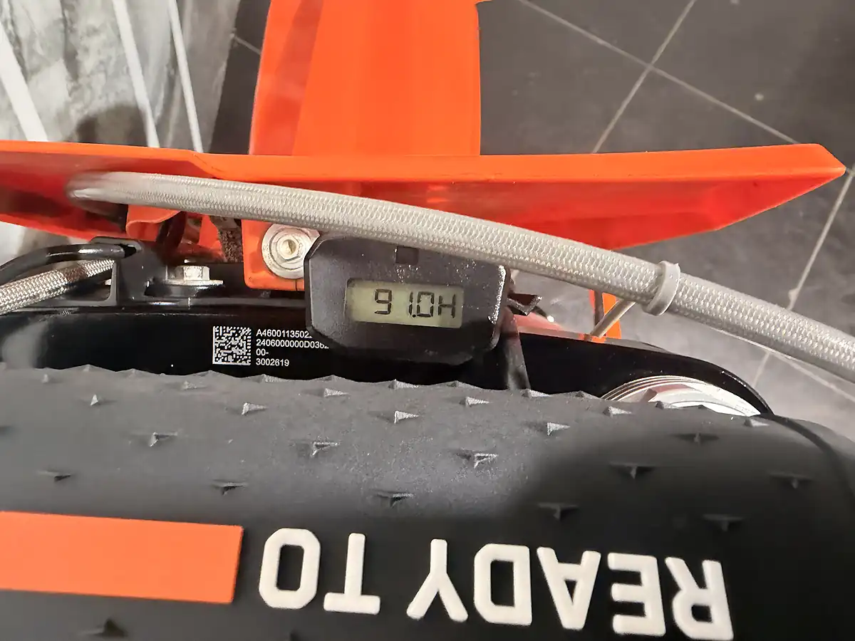 Used 2025 Ktm 250 Sx-F Orange - Interior and Exterior details 6