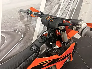Used 2025 Ktm 250 Sx-F Orange - Interior and Exterior details 7