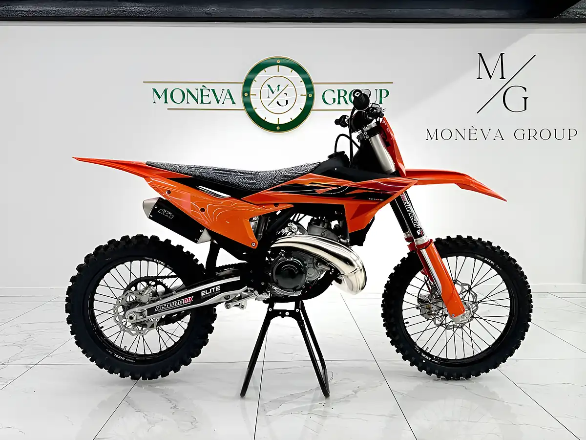 Used 2025 Ktm 250 Sx Scrambler Orange - Front View