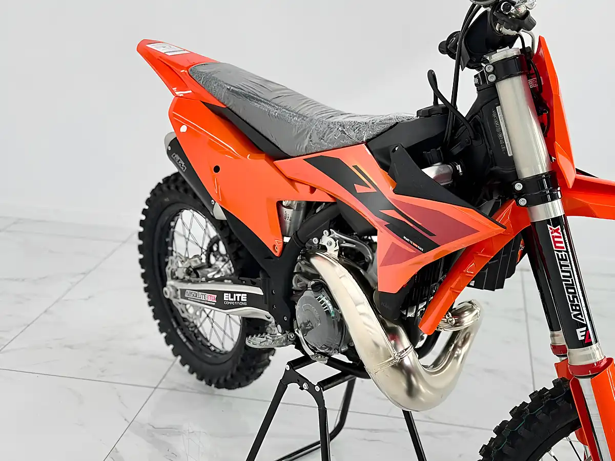 Used 2025 Ktm 250 Sx Scrambler Orange - Interior and Exterior details 4
