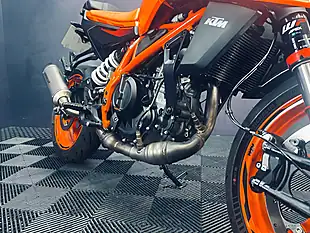Used 2025 Ktm 390 Duke Orange - Interior and Exterior details 11