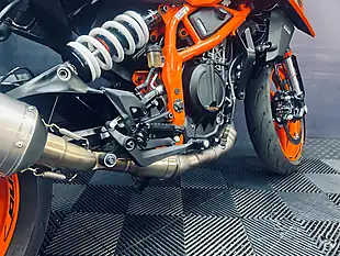 Used 2025 Ktm 390 Duke Orange - Interior and Exterior details 12