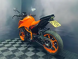 Used 2025 Ktm 390 Duke Orange - Interior and Exterior details 15