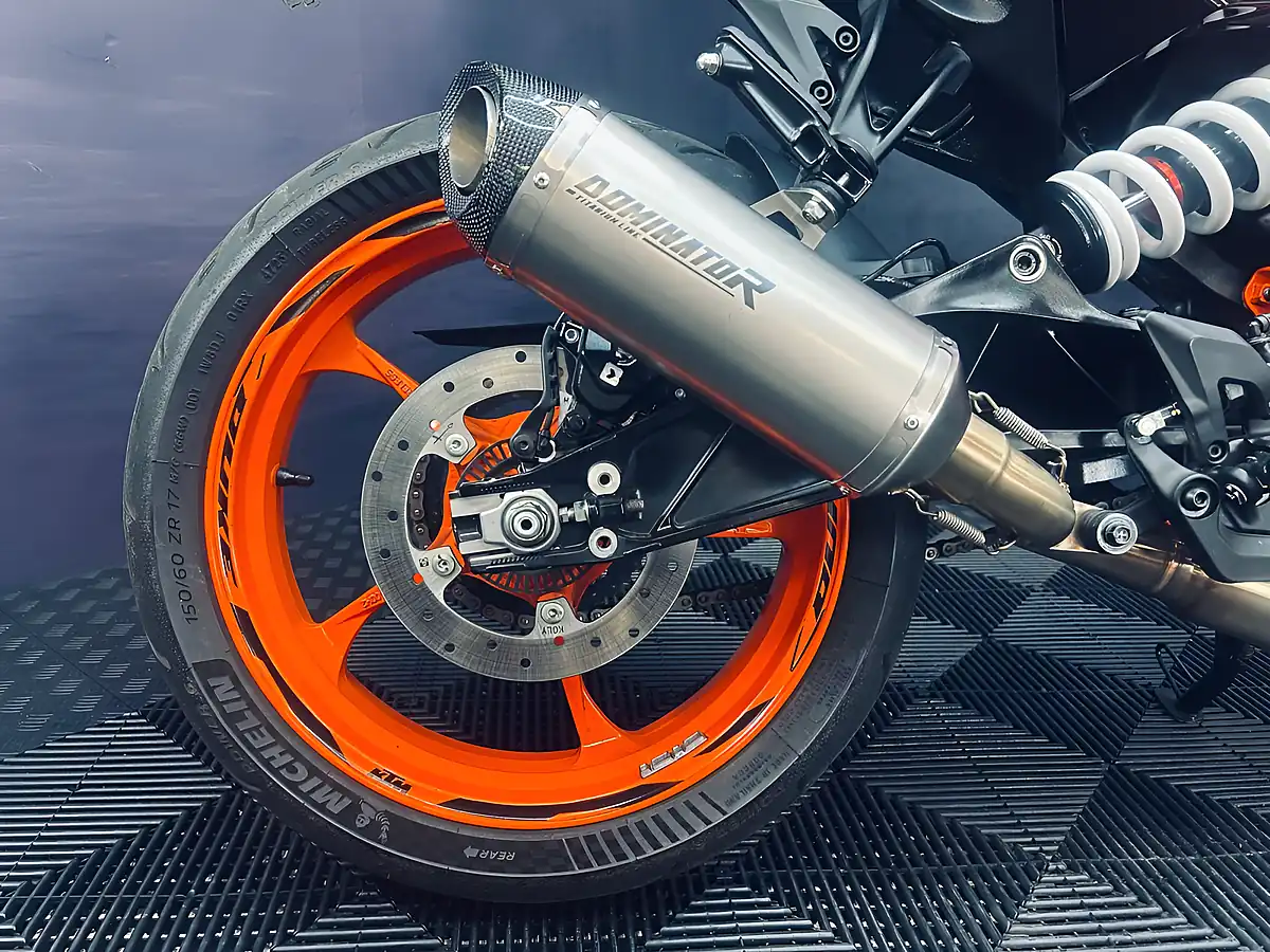 Used 2025 Ktm 390 Duke Orange - Interior and Exterior details 18