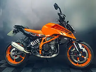 Used 2025 Ktm 390 Duke Orange - Interior and Exterior details 3
