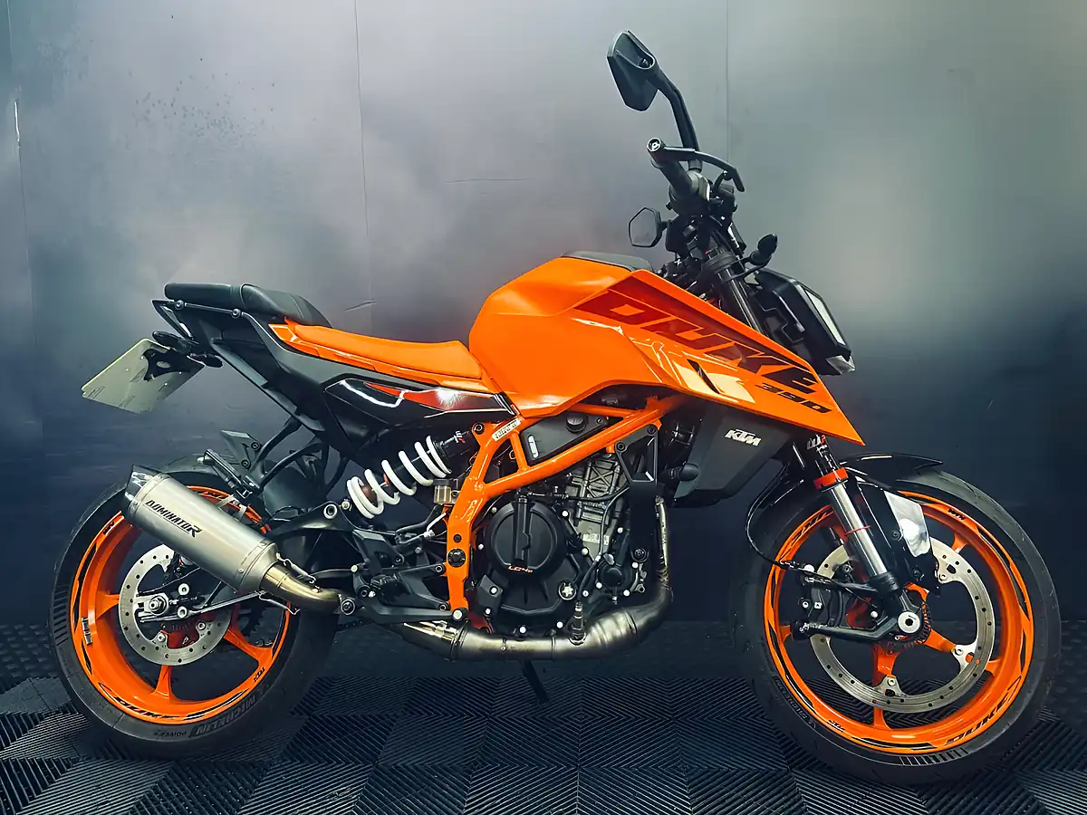 Used 2025 Ktm 390 Duke Orange - Interior and Exterior details 3