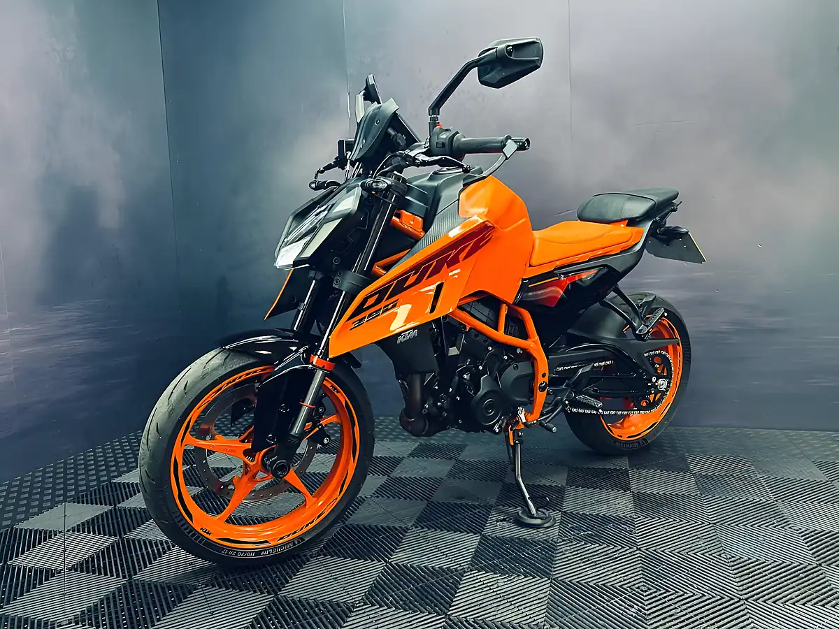 Used 2025 Ktm 390 Duke Orange - Interior and Exterior details 6