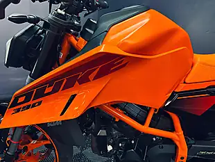 Used 2025 Ktm 390 Duke Orange - Interior and Exterior details 7