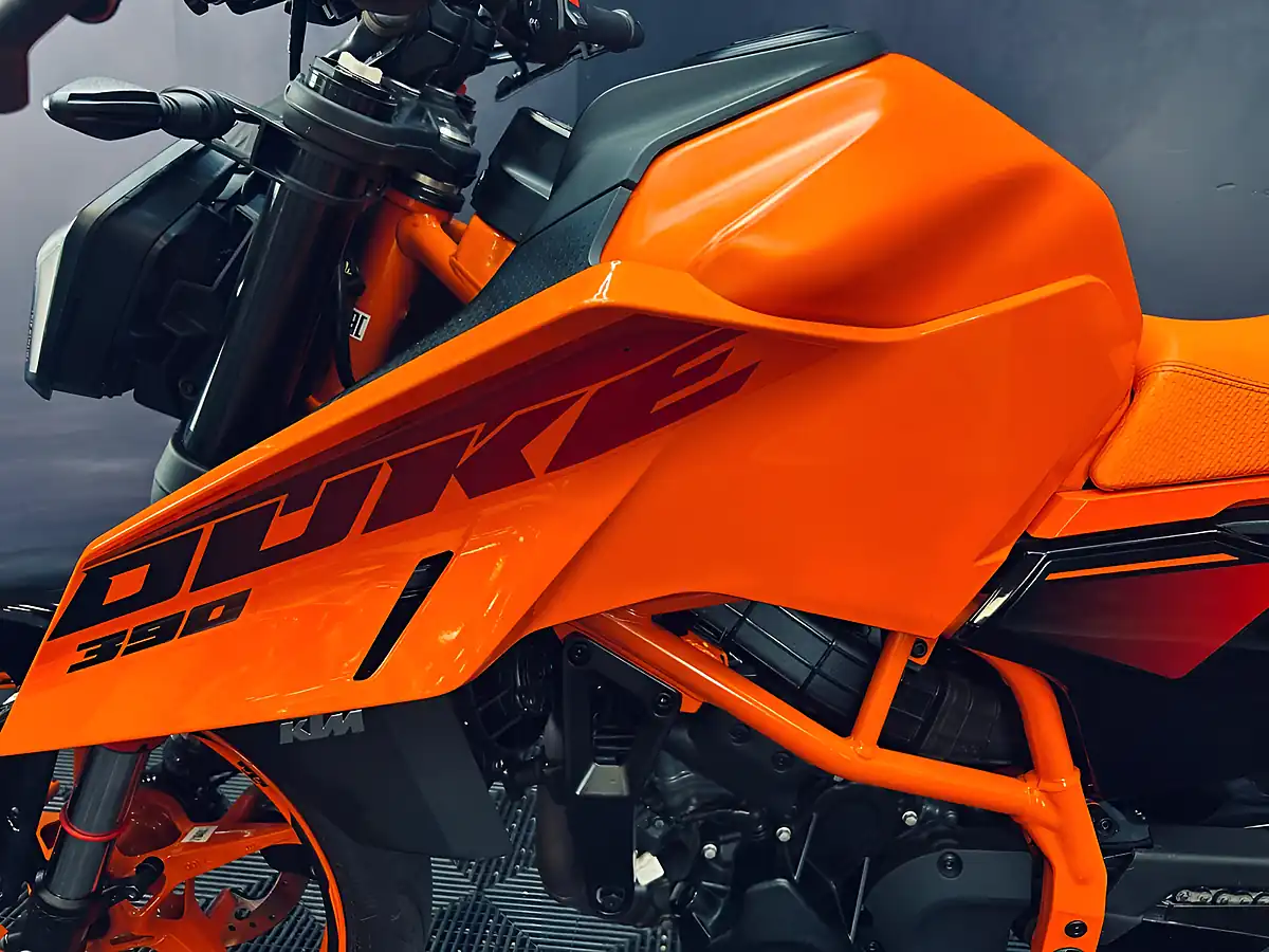 Used 2025 Ktm 390 Duke Orange - Interior and Exterior details 7
