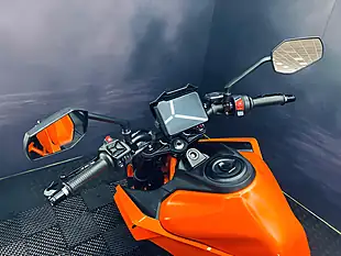 Used 2025 Ktm 390 Duke Orange - Interior and Exterior details 8