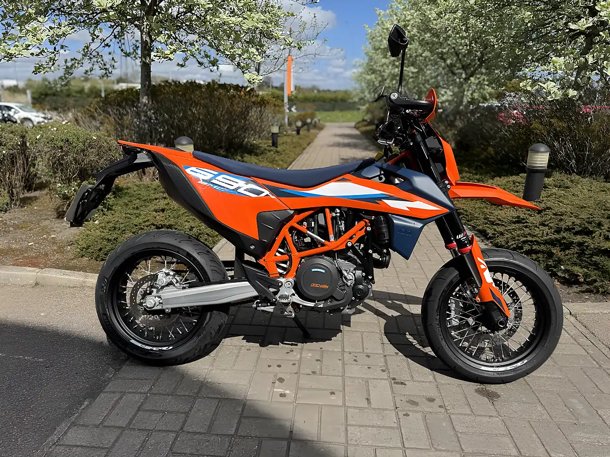 Used 2025 Ktm 690 Smc R Orange - Front View
