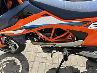Used 2025 Ktm 690 Smc R Orange - Interior and Exterior details 15