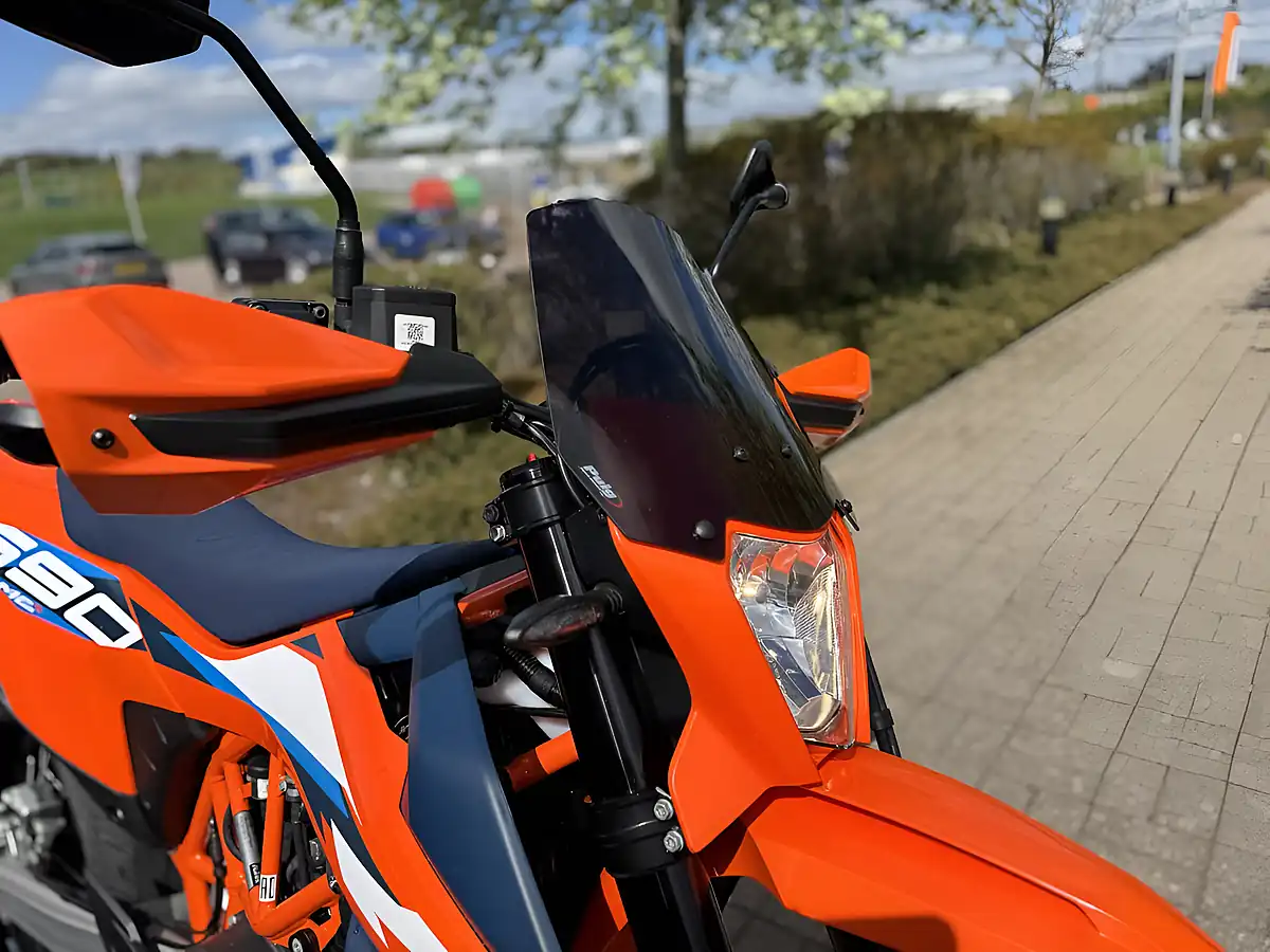 Used 2025 Ktm 690 Smc R Orange - Interior and Exterior details 16