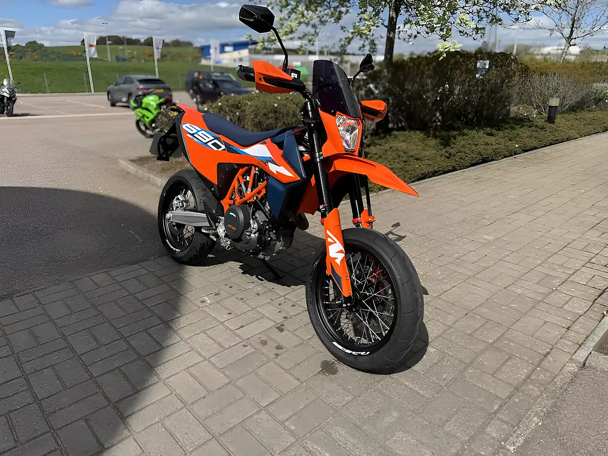 Used 2025 Ktm 690 Smc R Orange - Interior and Exterior details 3