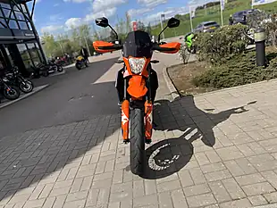 Used 2025 Ktm 690 Smc R Orange - Interior and Exterior details 4
