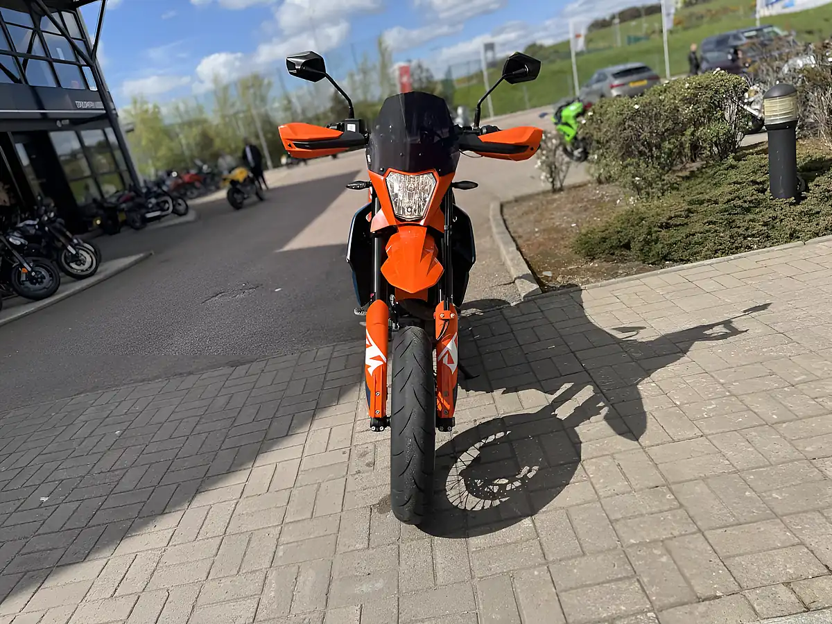 Used 2025 Ktm 690 Smc R Orange - Interior and Exterior details 4