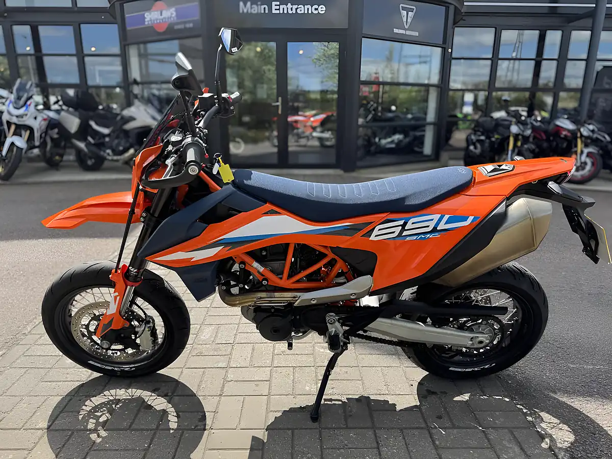 Used 2025 Ktm 690 Smc R Orange - Interior and Exterior details 6