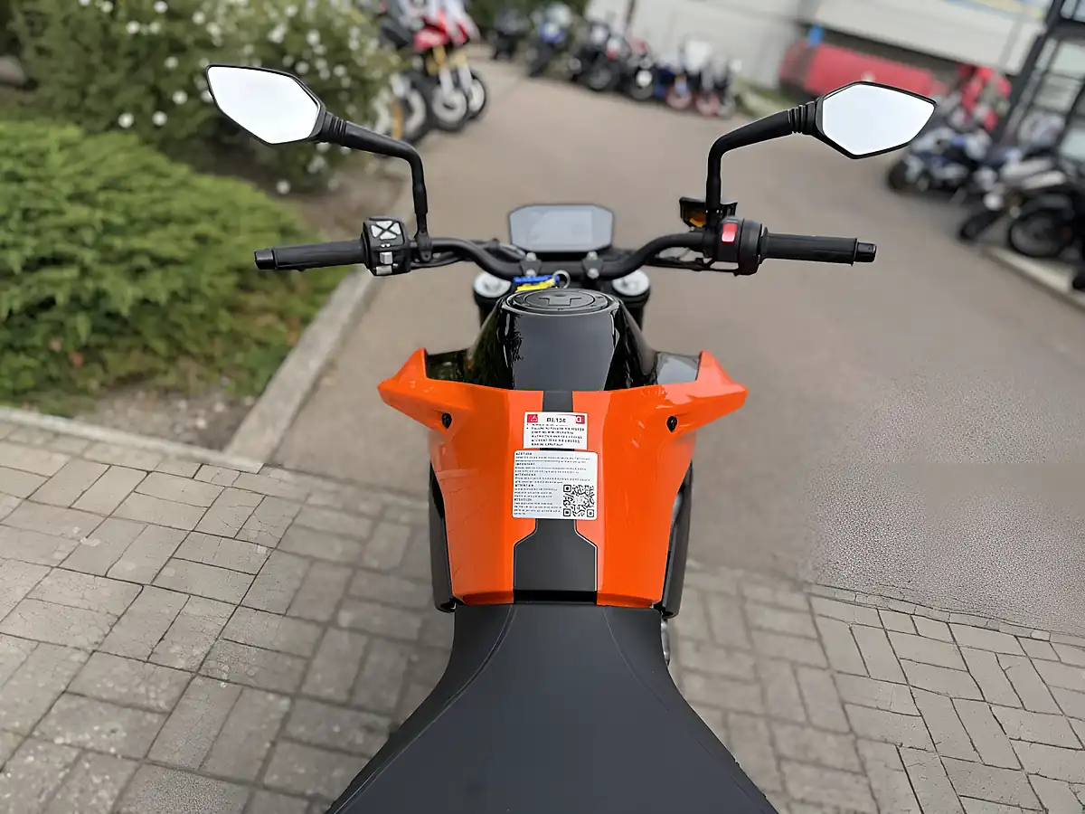 Used 2025 Ktm 790 Duke L 24 Orange - Interior and Exterior details 10