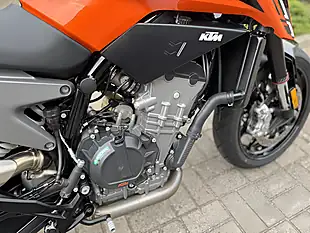 Used 2025 Ktm 790 Duke L 24 Orange - Interior and Exterior details 13